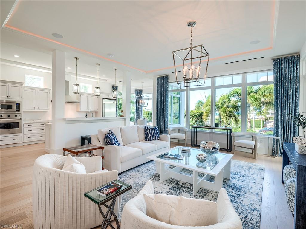 NAPLES CASAMORE - Residential