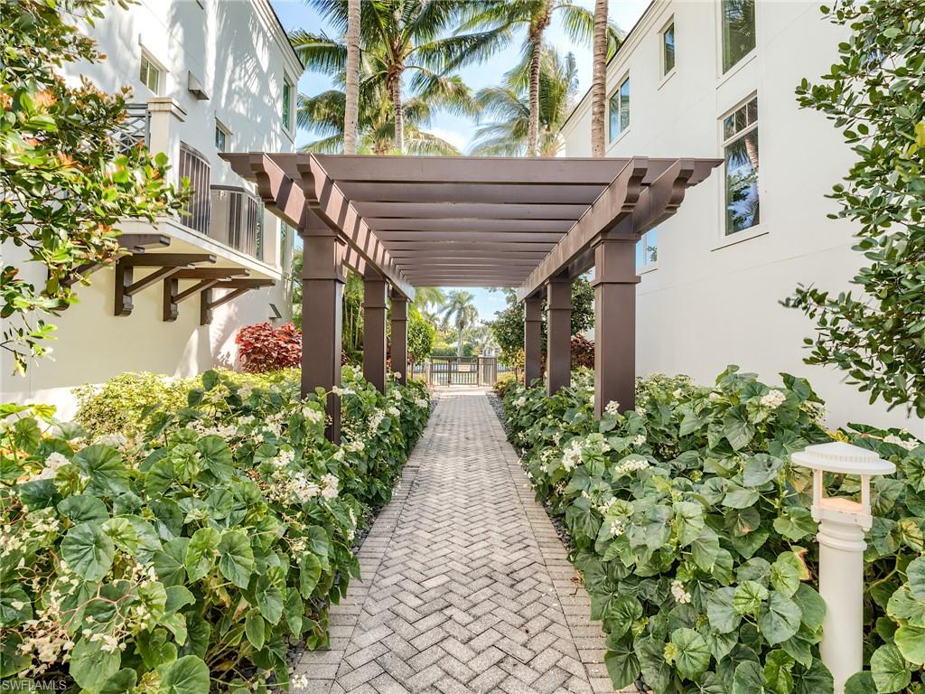 NAPLES CASAMORE - Residential