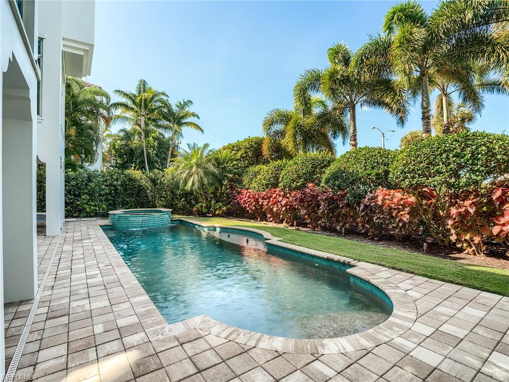 NAPLES CASAMORE - Residential