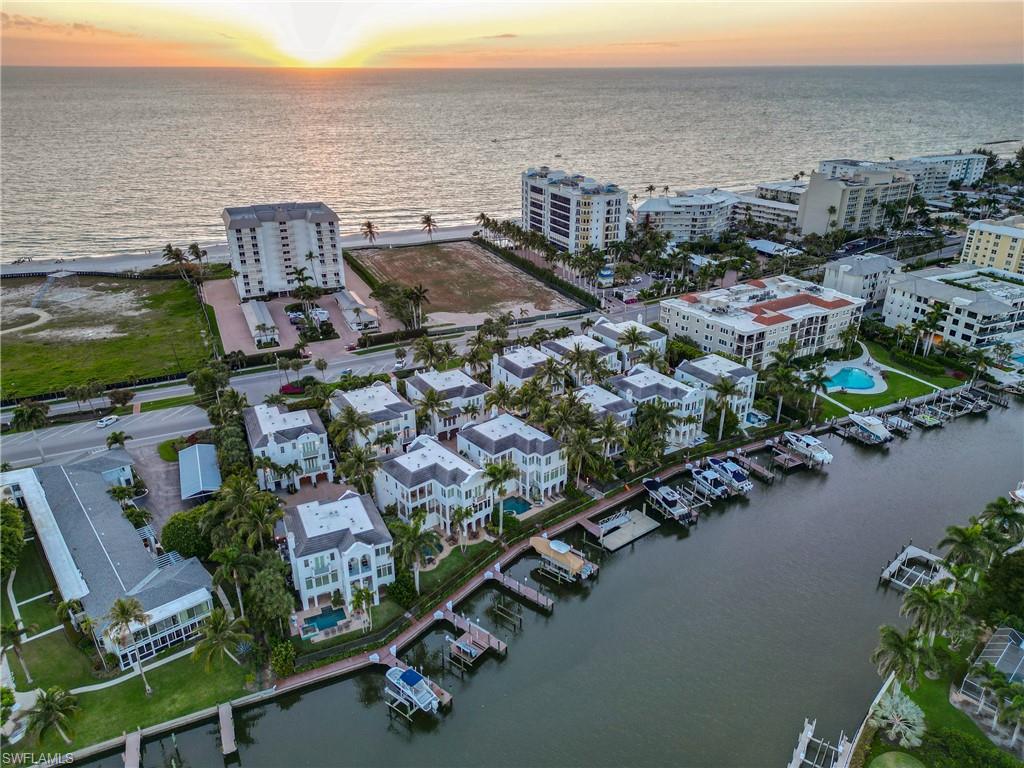 NAPLES CASAMORE - Residential