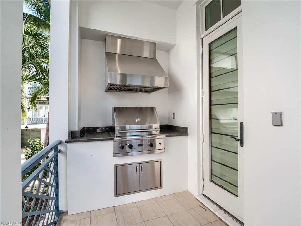 NAPLES CASAMORE - Residential