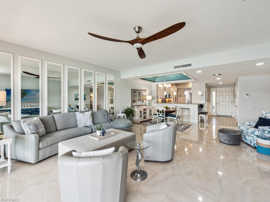 LA PENINSULA - Residential