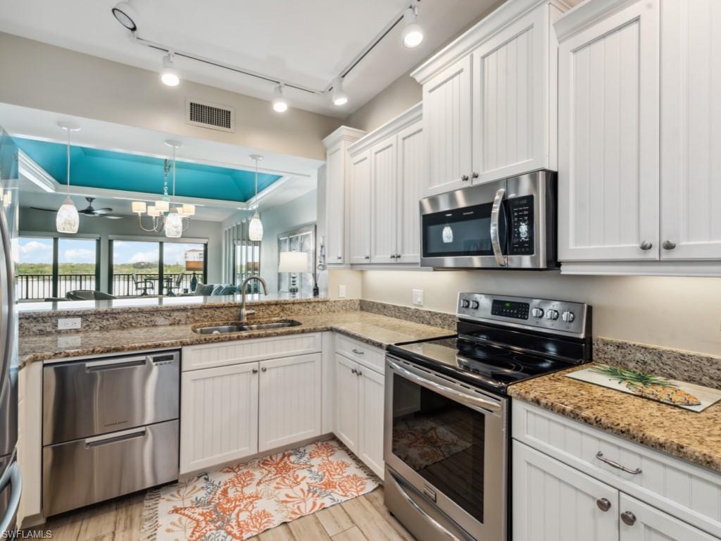 LA PENINSULA - Residential