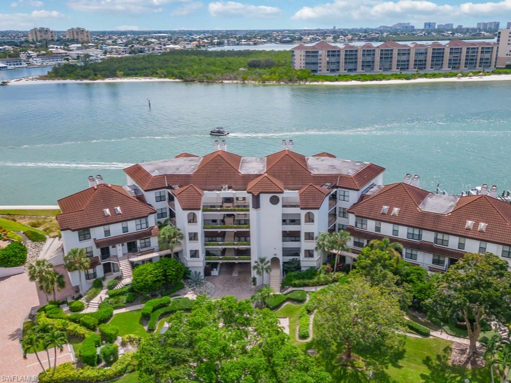 LA PENINSULA - Residential