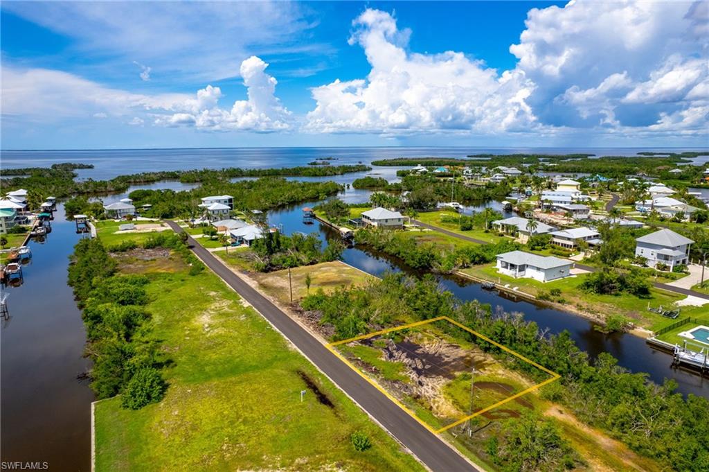 PIRATE HARBOR - Land