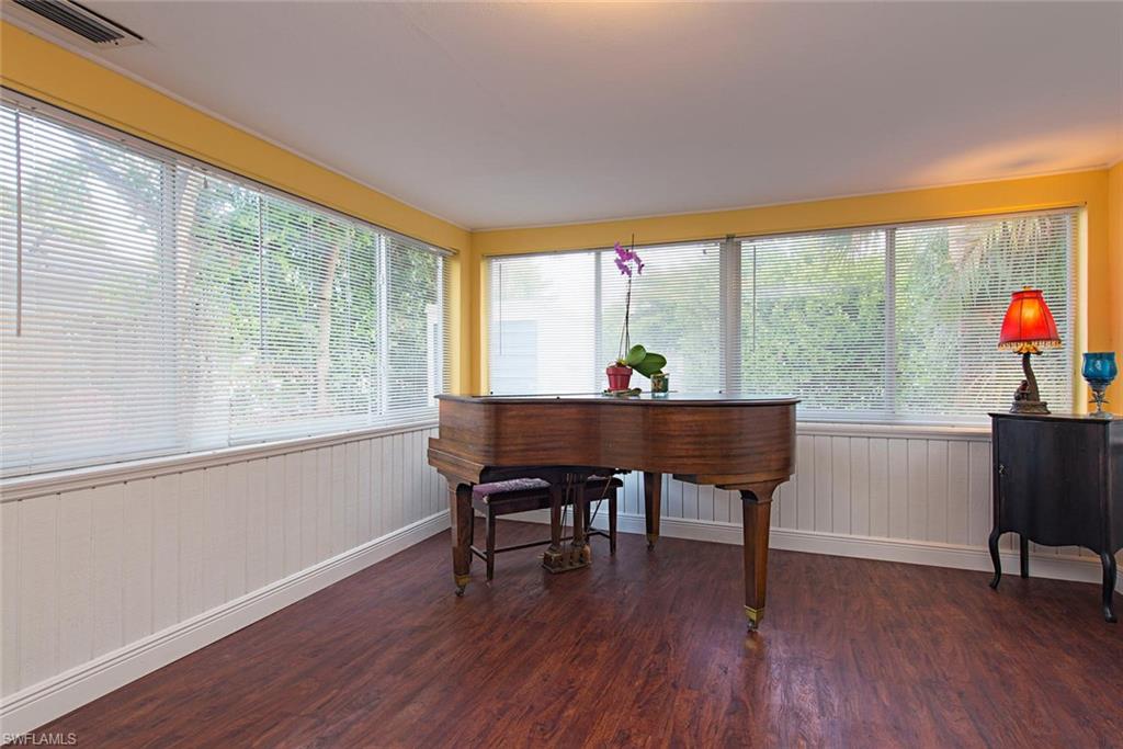 NAPLES PARK - Residential