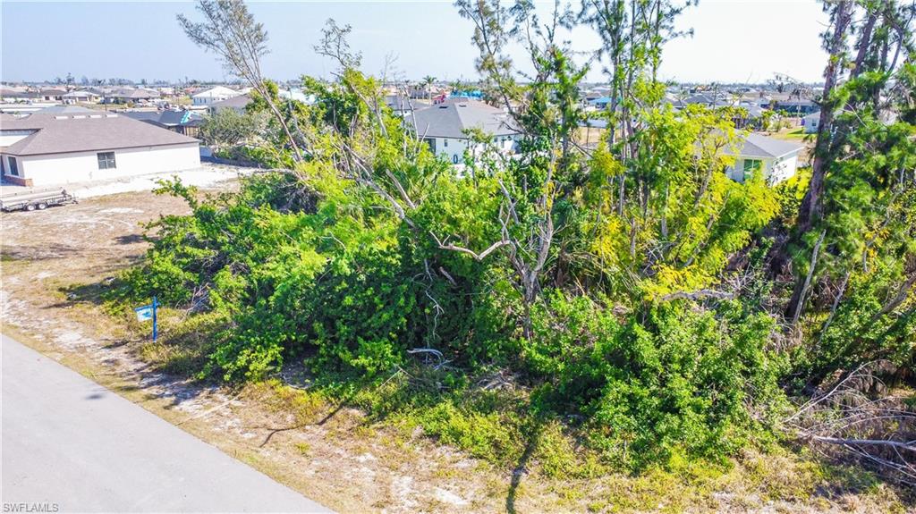 CAPE CORAL - Land