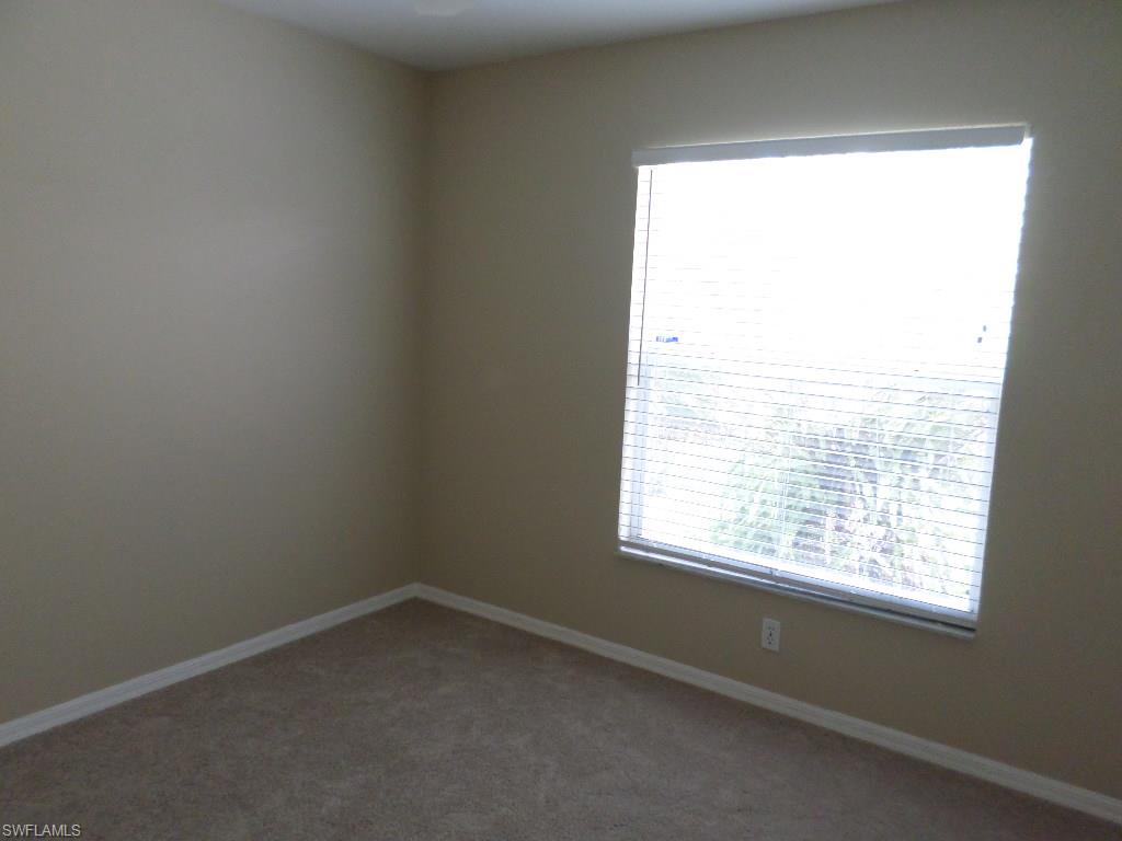 HAMPTON LAKES - Residential