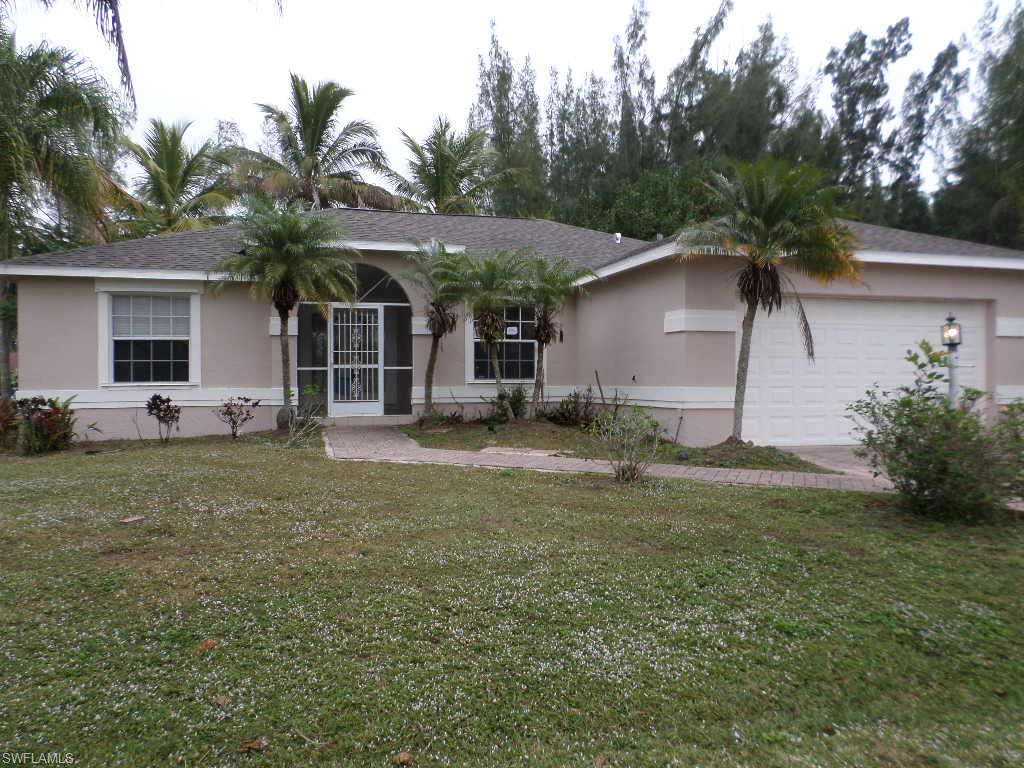 HAMPTON LAKES - Residential