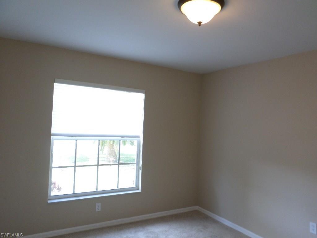 HAMPTON LAKES - Residential