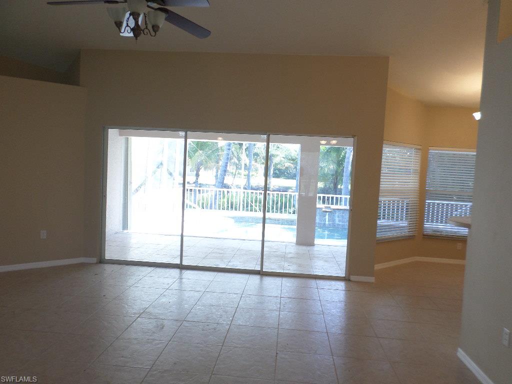 HAMPTON LAKES - Residential