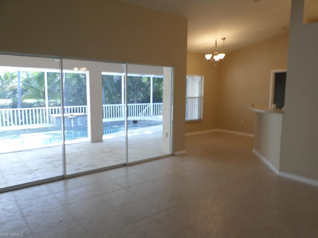 HAMPTON LAKES - Residential