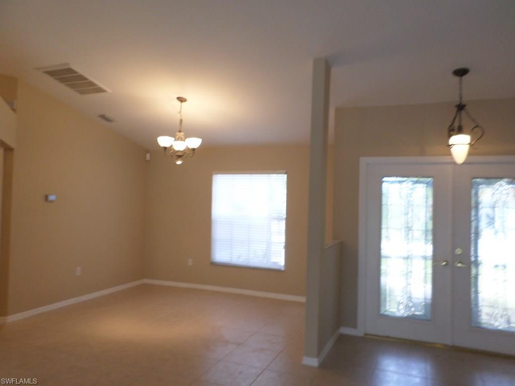 HAMPTON LAKES - Residential