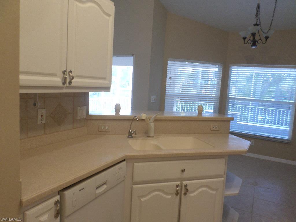 HAMPTON LAKES - Residential