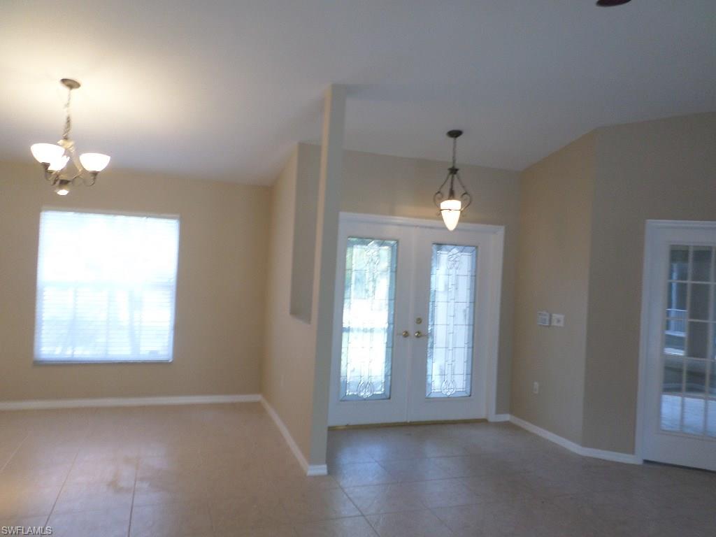 HAMPTON LAKES - Residential