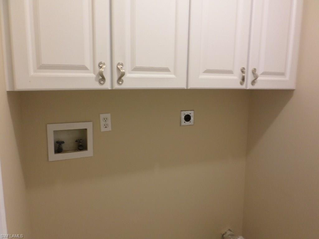 HAMPTON LAKES - Residential