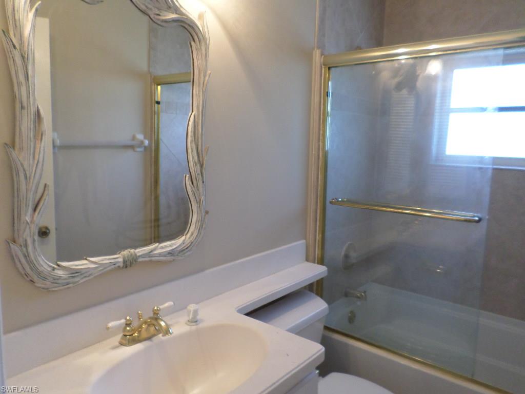 HAMPTON LAKES - Residential