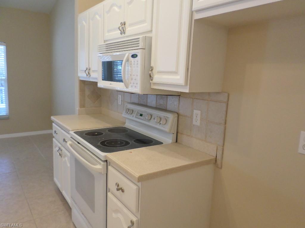 HAMPTON LAKES - Residential