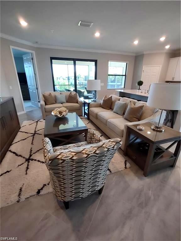 LAMORADA - Residential Lease