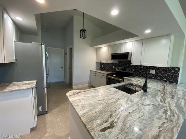 MIRROR LAKES - Residential