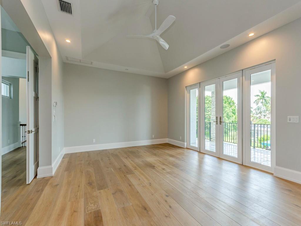 ROYAL HARBOR - Residential