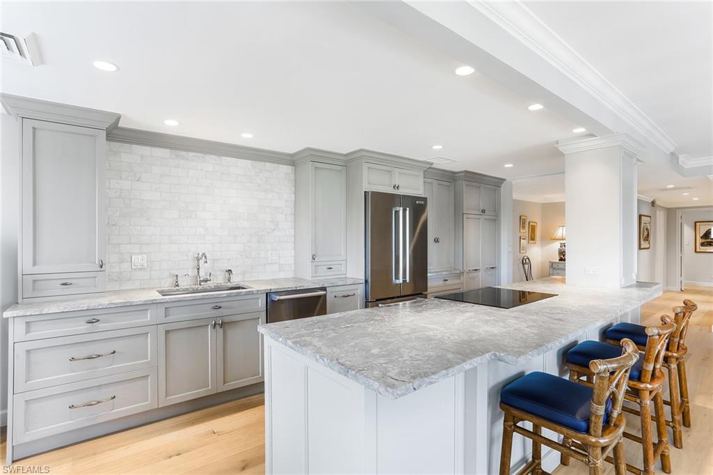 BAY TERRACE - Residential