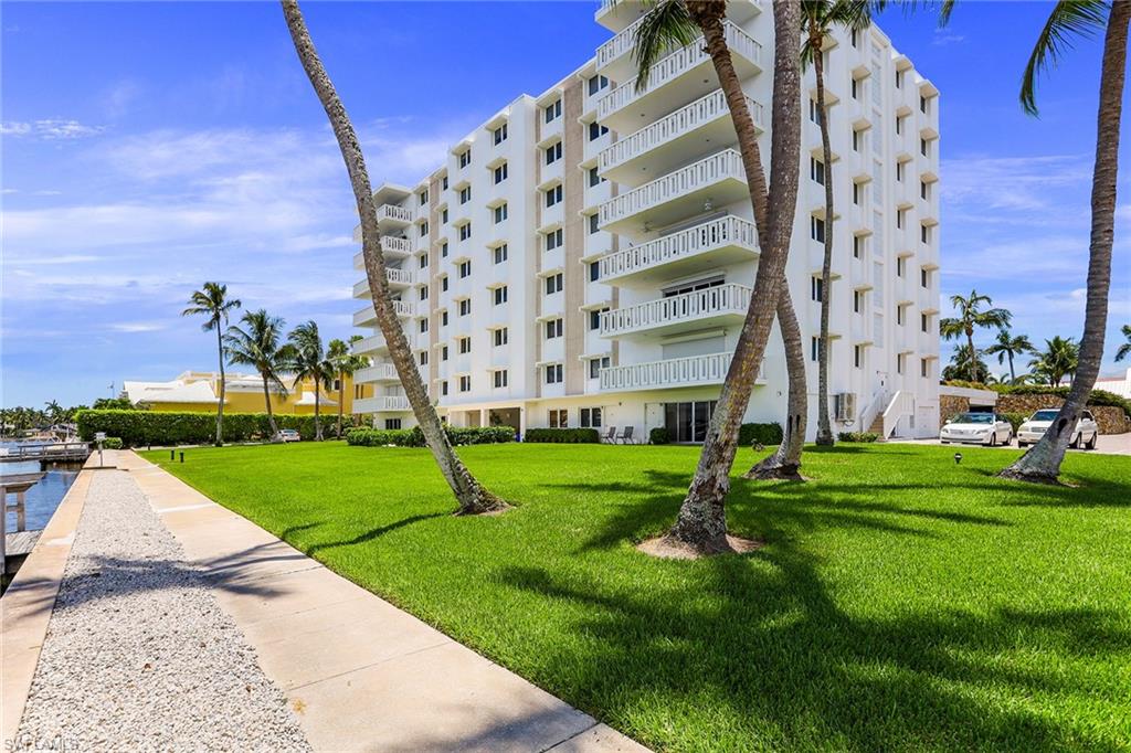 BAY TERRACE - Residential