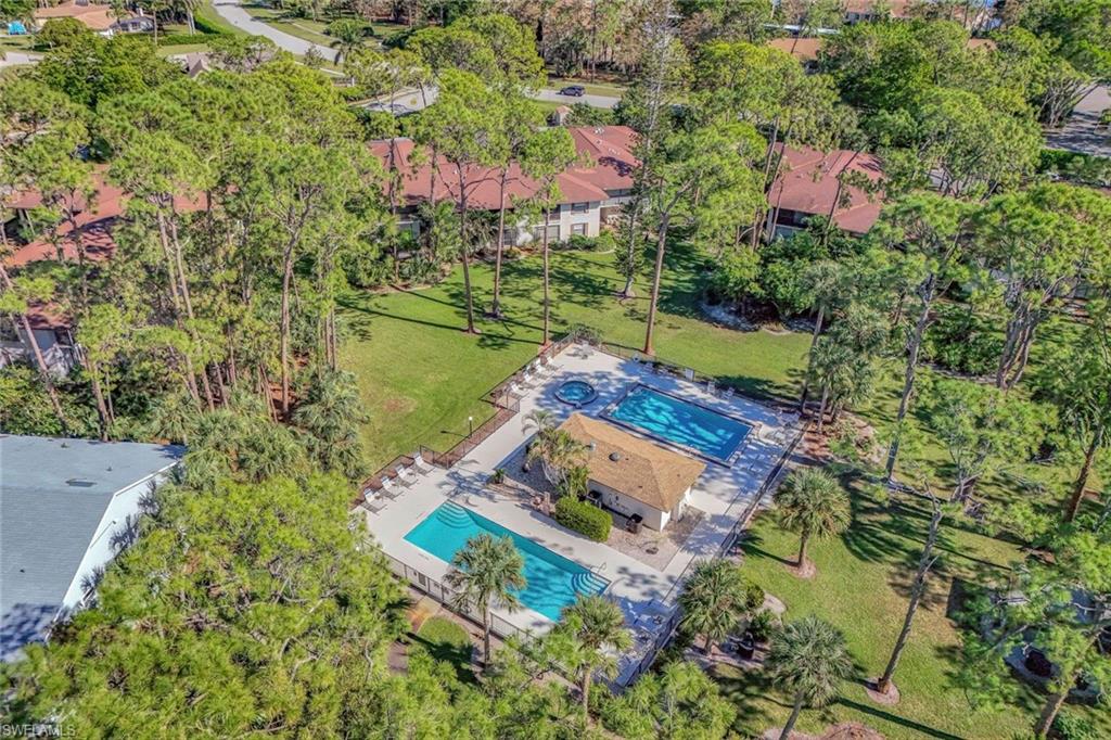 COURTYARD AT KINGS LAKE - Residential
