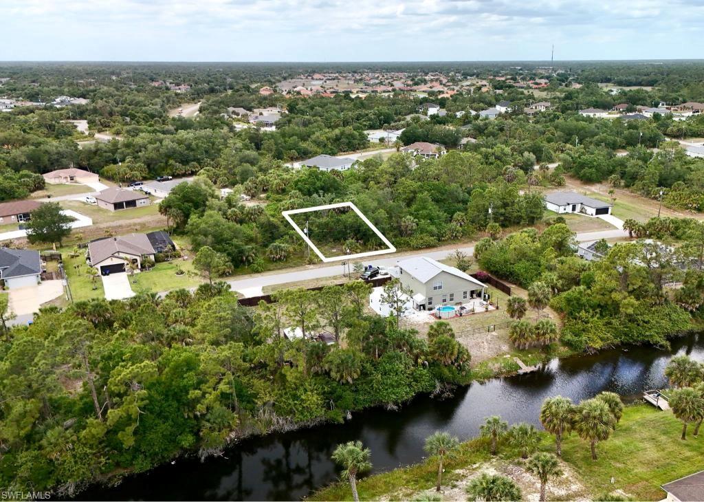 PORT CHARLOTTE - Land