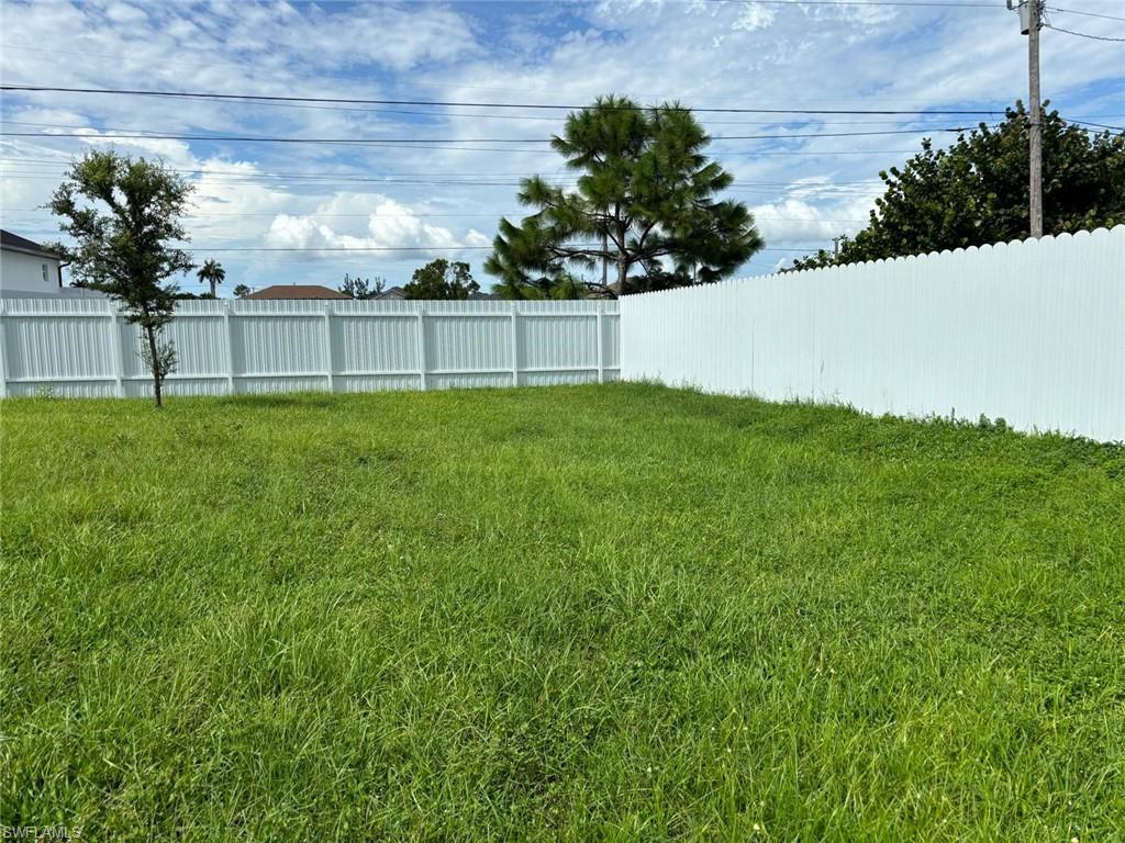 CAPE CORAL - Residential