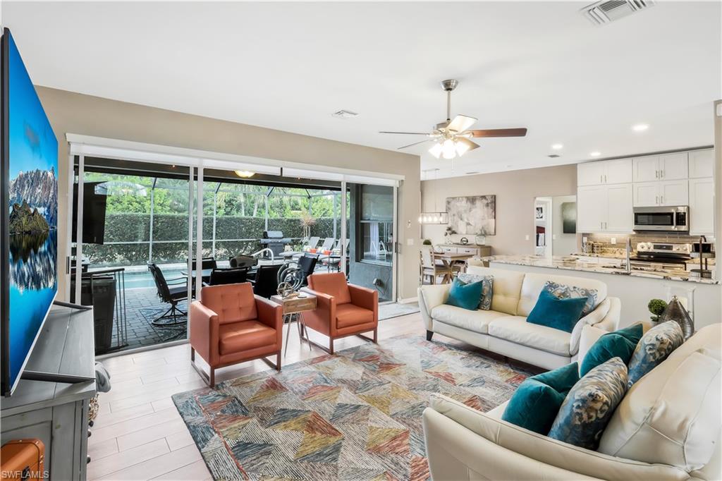 COLONIAL POINTE - Residential