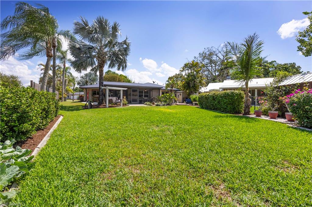 FORT MYERS SHORES - Residential