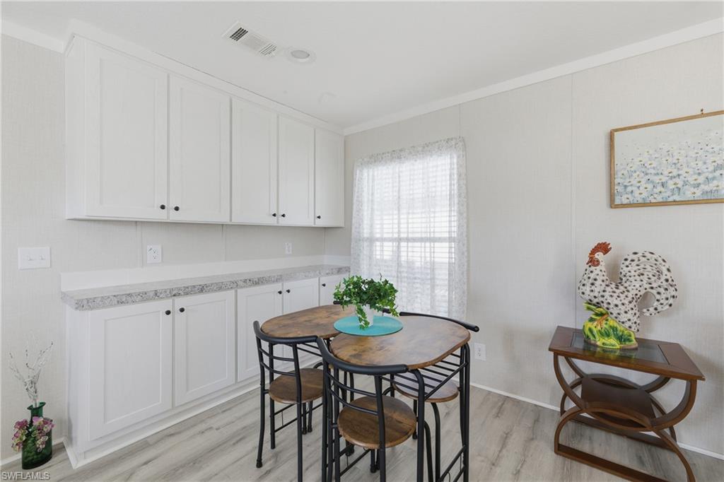 FOREST PARK MOBILE HOME - Residential