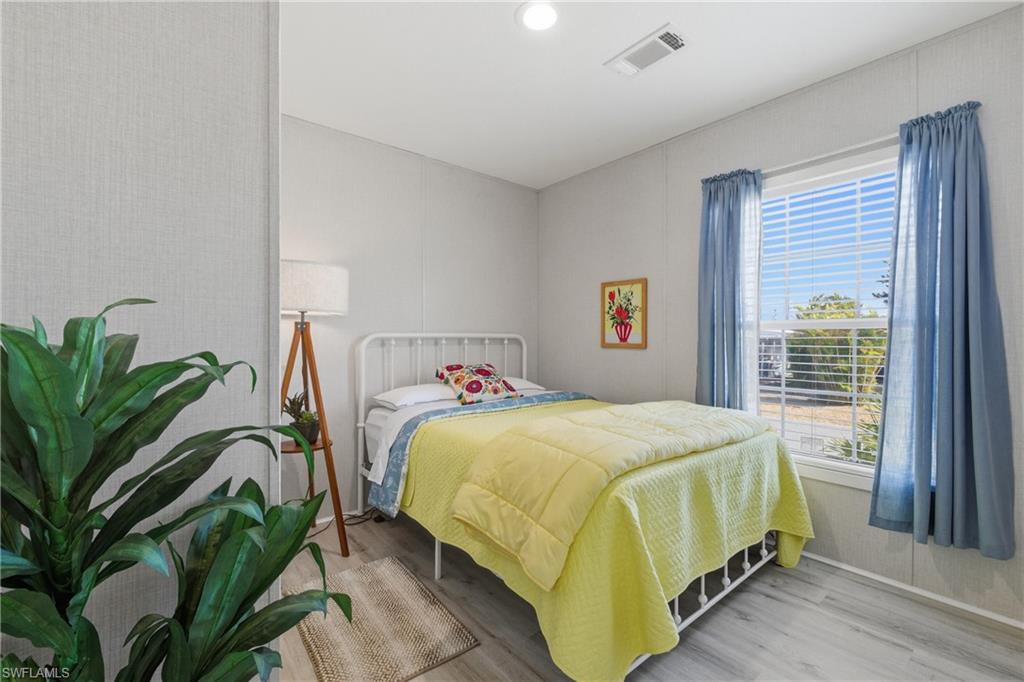 FOREST PARK MOBILE HOME - Residential