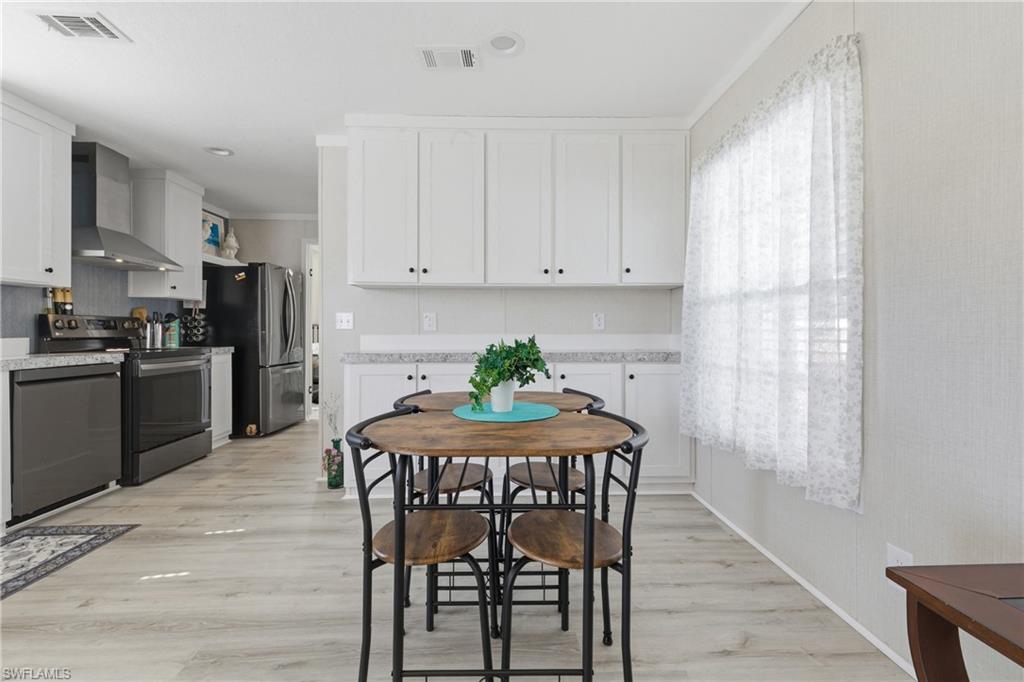 FOREST PARK MOBILE HOME - Residential