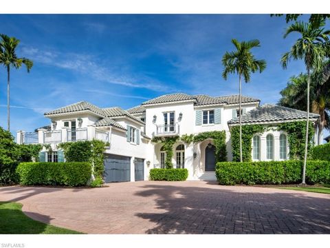 Photo of 997 Spyglass LN, NAPLES, FL 34102 (MLS # 225080529)