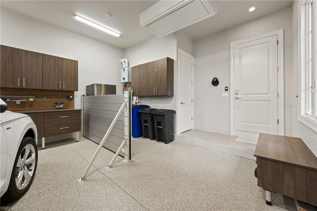 WESTLAKE COURT - Residential