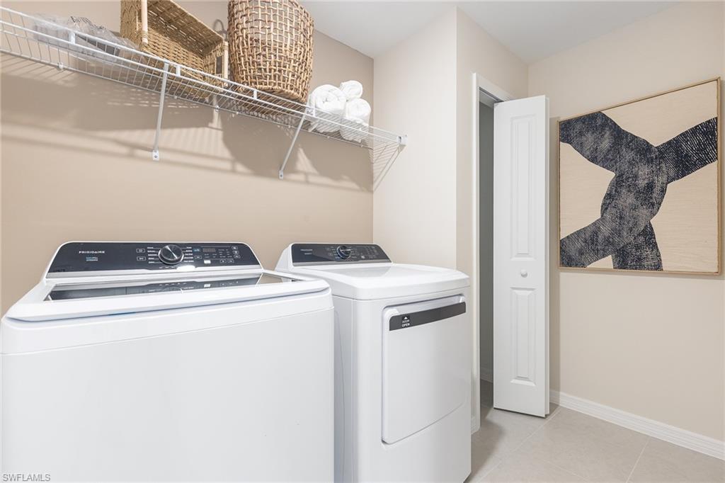 SAVANNA LAKES - Residential