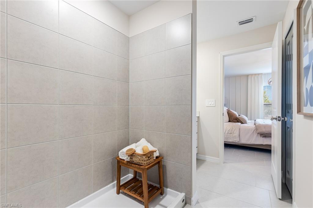 SAVANNA LAKES - Residential