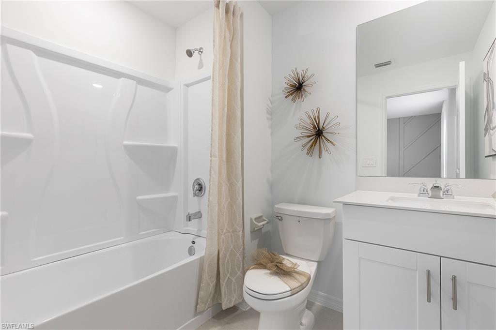 SAVANNA LAKES - Residential