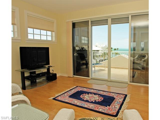 BAREFOOT BEACH - Residential