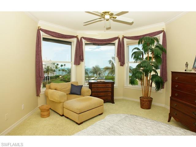 BAREFOOT BEACH - Residential