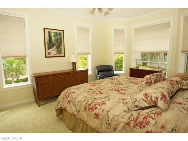 BAREFOOT BEACH - Residential