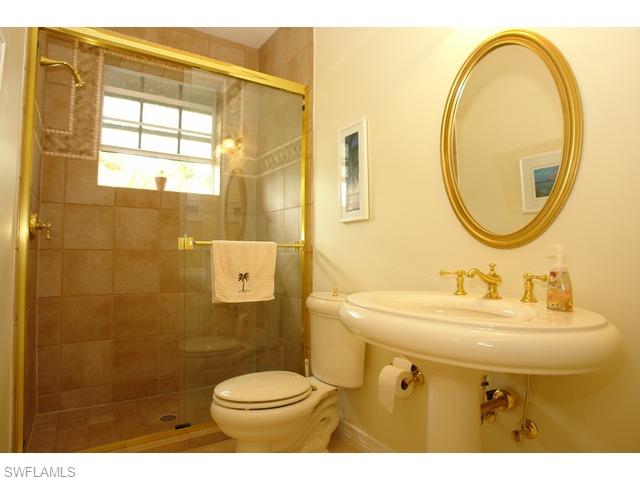 BAREFOOT BEACH - Residential