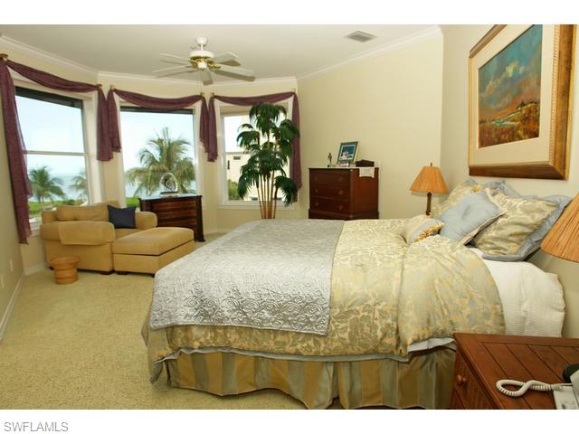 BAREFOOT BEACH - Residential