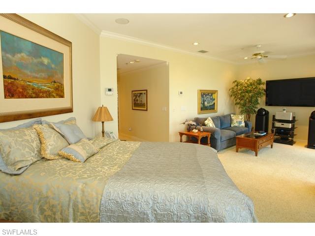 BAREFOOT BEACH - Residential