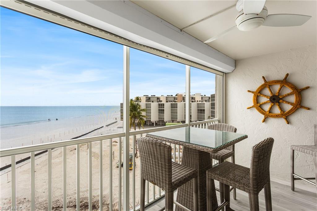 DOLPHIN WAY - Residential