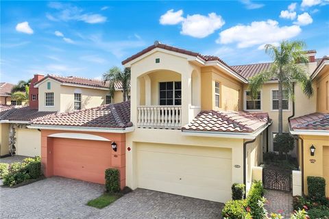 8533 Via Garibaldi CIR 202 ESTERO FL 33928