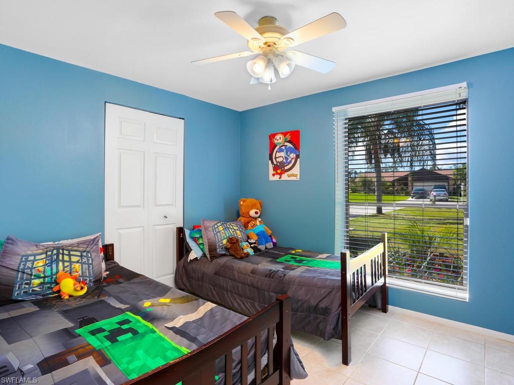 SAN CARLOS PARK - Residential