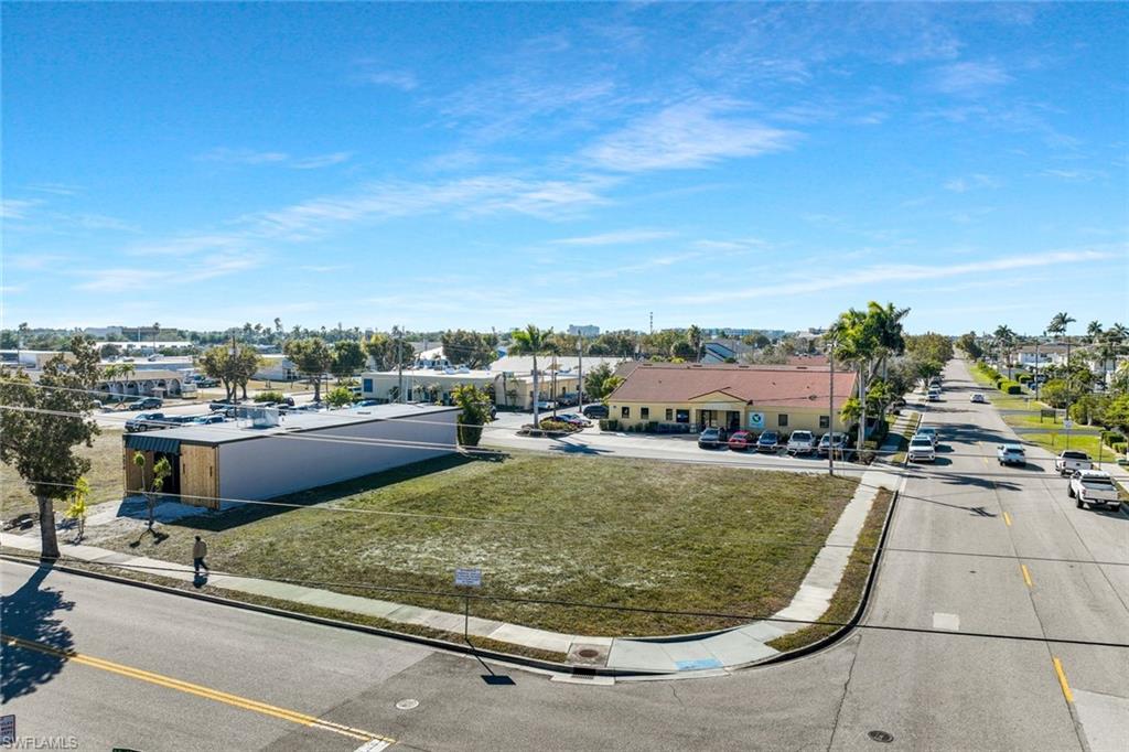 CAPE CORAL - Land